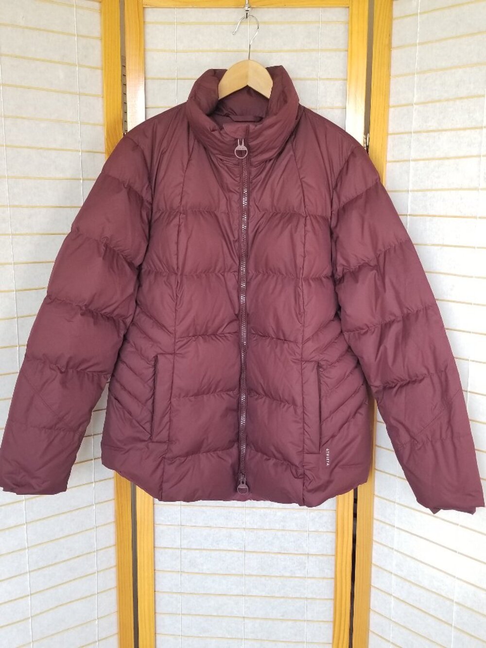 Athleta Downtown Down Puffer Jacket Burgundy Full Zip Women's Size XL